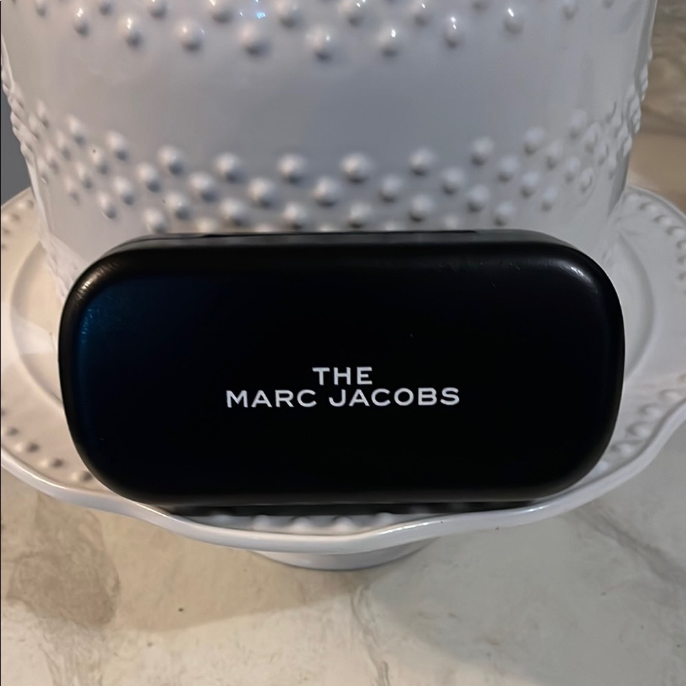 New Marc Jacobs Black Sunglasses - Picture 2 of 6